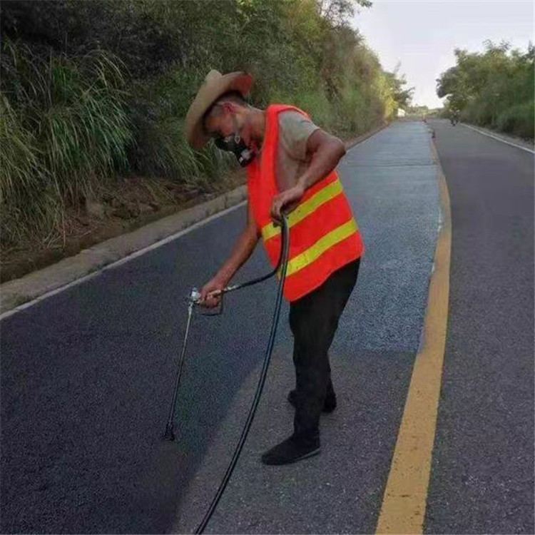 烟台 彩色防滑路面的底涂是保障路面附着力